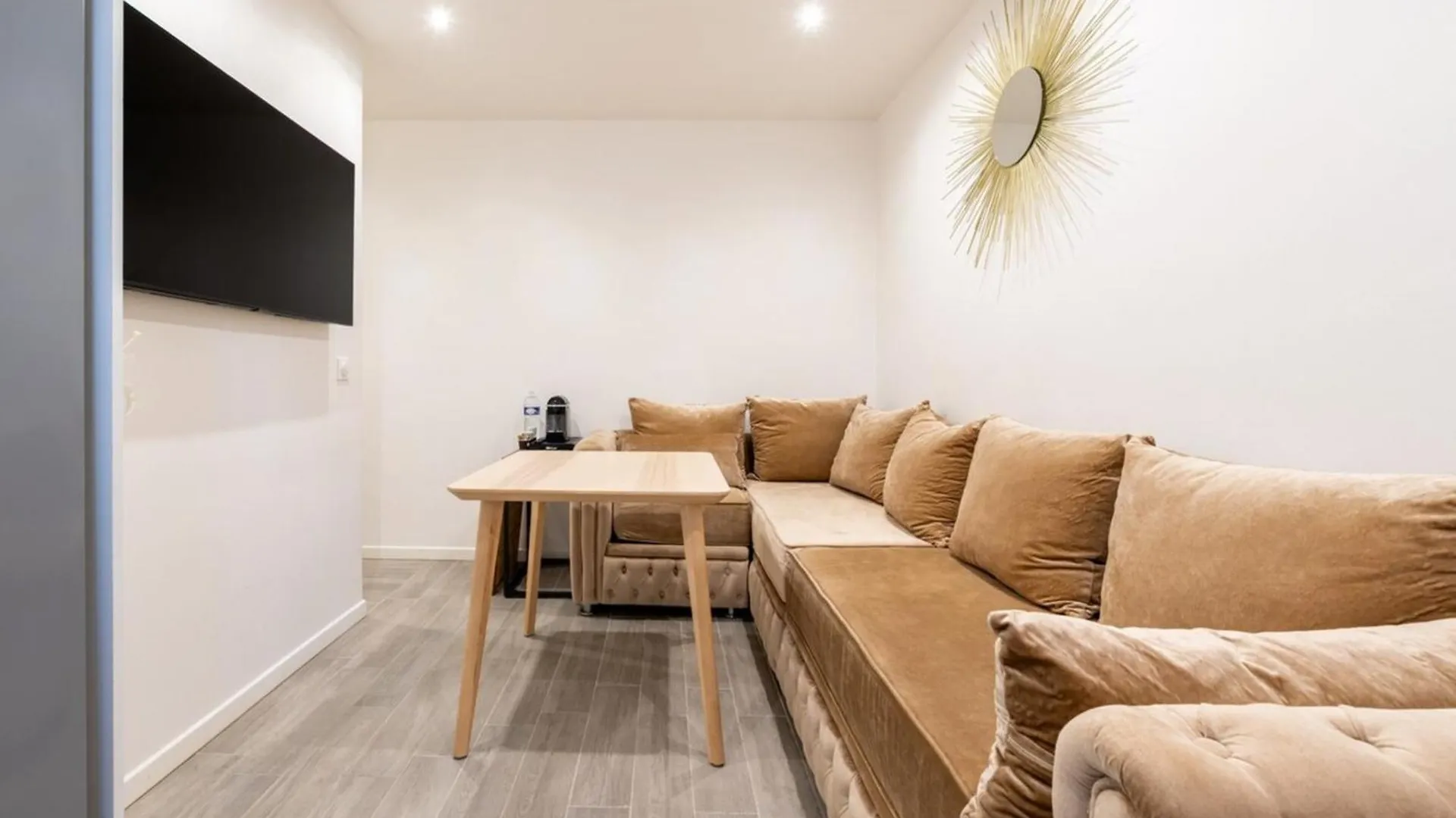 Stylish Contemporary 1Bd Apartmentmenilmontant 파리 아파트